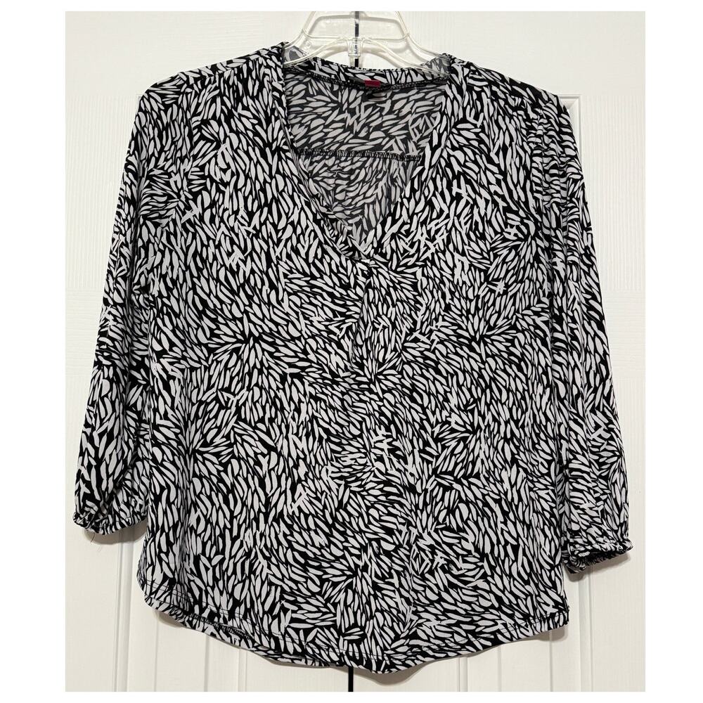 Vince Camuto Black and White Leaf Print Blouse, Size S